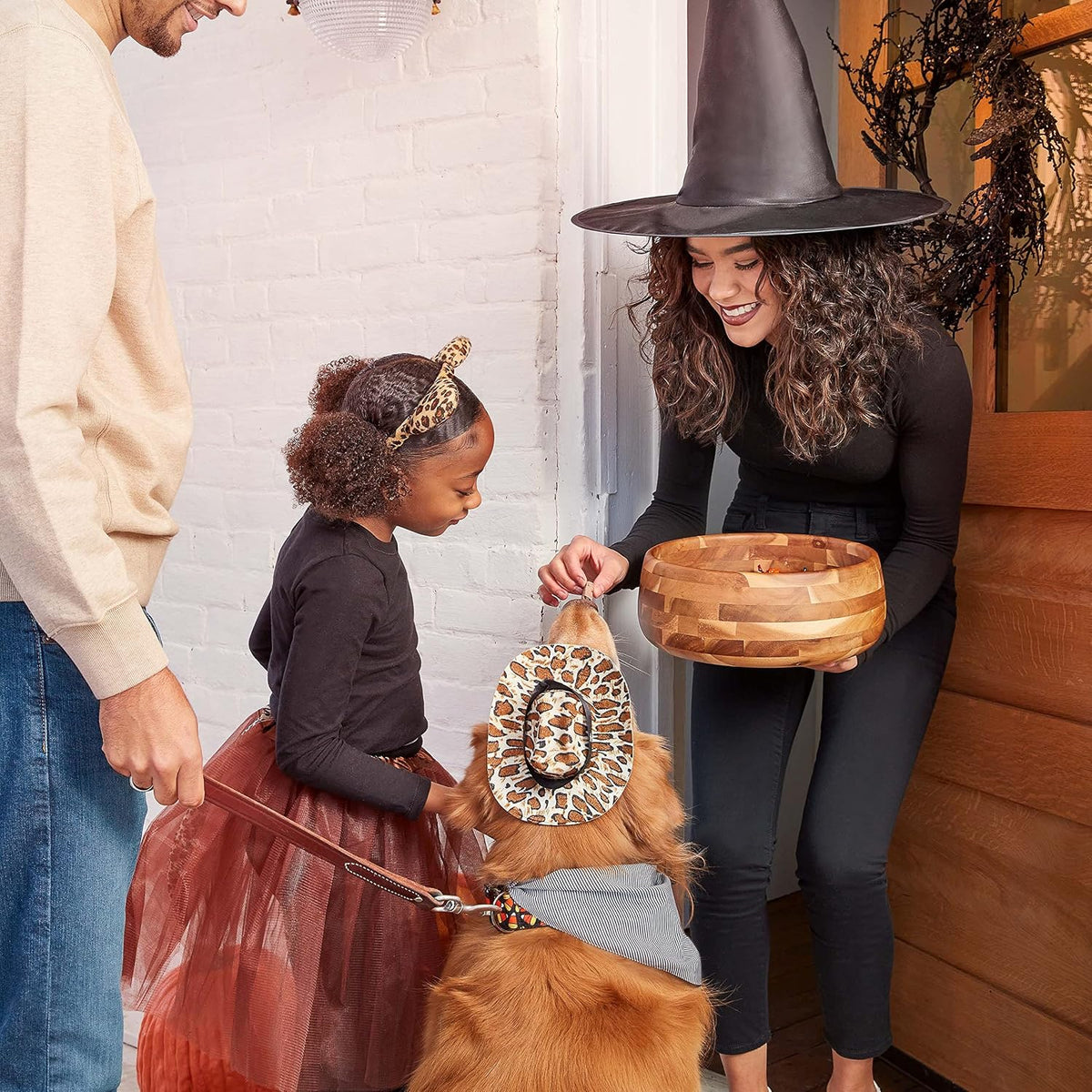 Milk-Bone Spooky Biscuits, Halloween Dog Treats, 24 Oz. Pail